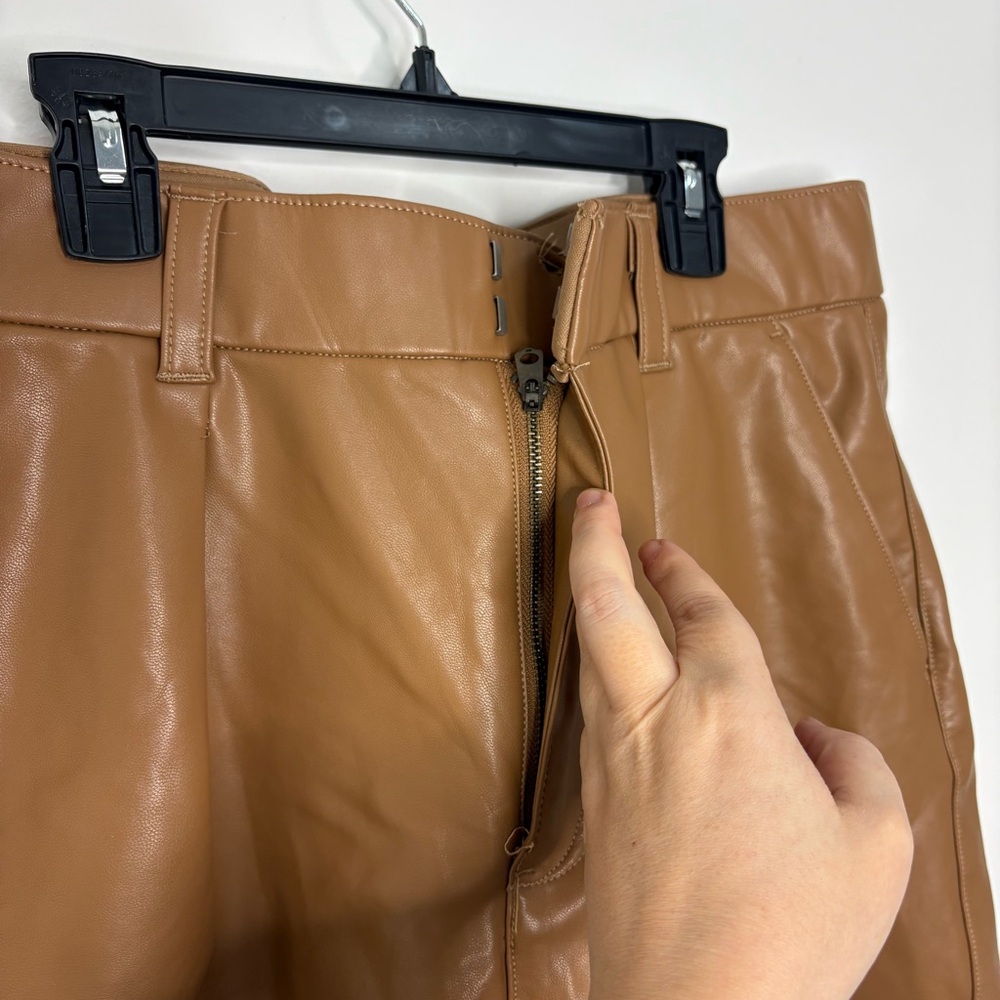Abercrombie & Fitch hi rise vegan leather tan shorts size large - Picture 2 of 8